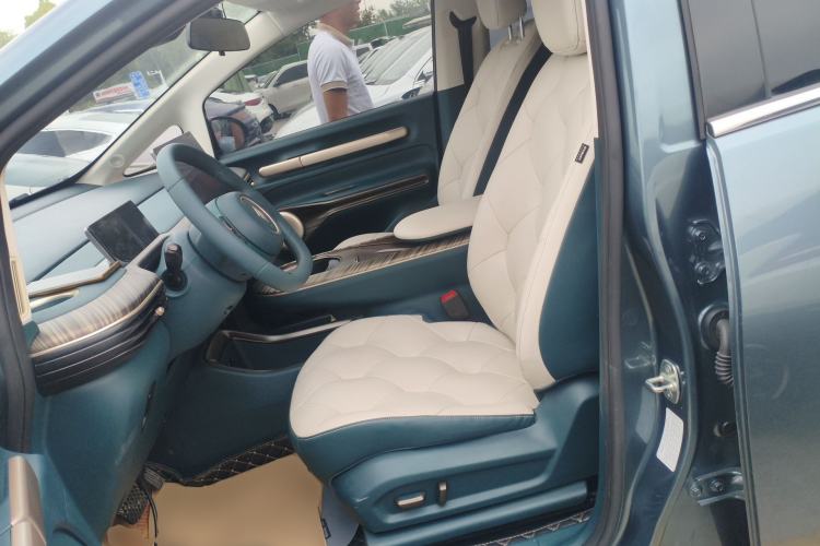 Used Baojun Cloud 2023 460 Pro Left Front Seat