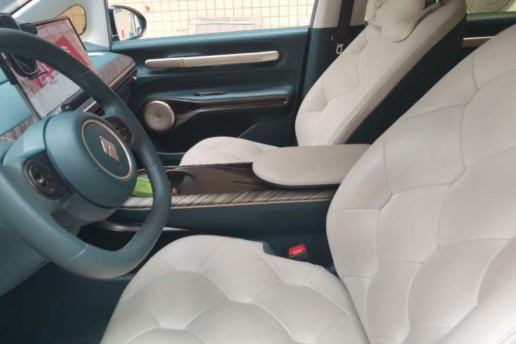 Used Baojun Cloud 2023 460 Pro Left Front Seat
