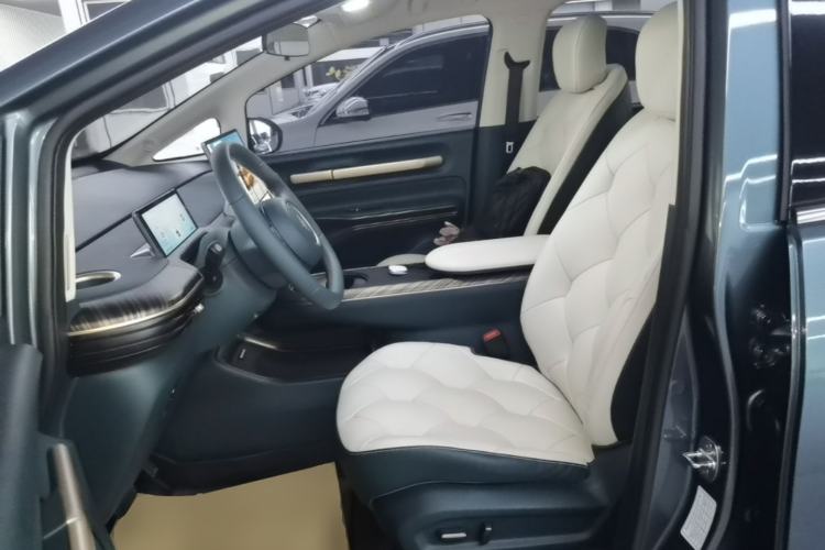 Used Baojun Cloud 2023 460 Max Left Front Seat