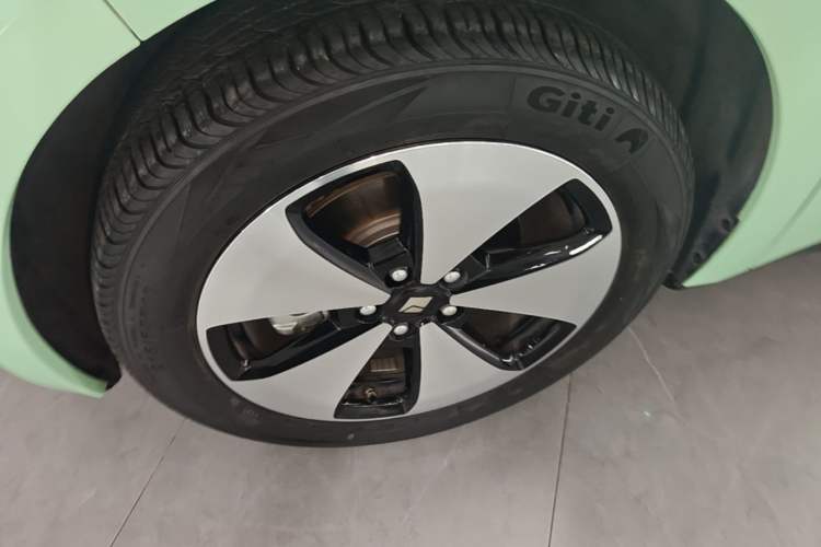 Used Baojun Cloud 2023 460 Max Left Front Wheel Hub