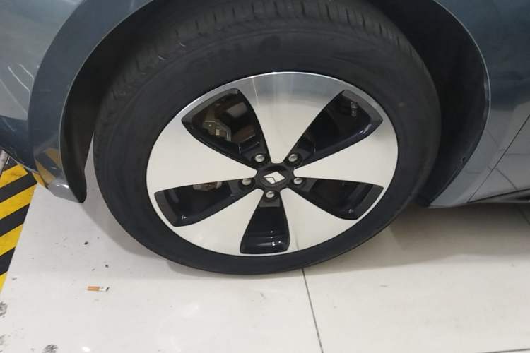 Used Baojun Cloud 2023 460 Pro Left Front Wheel Hub