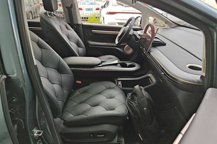 Used Baojun Cloud 2023 460 Max Right Front Seat