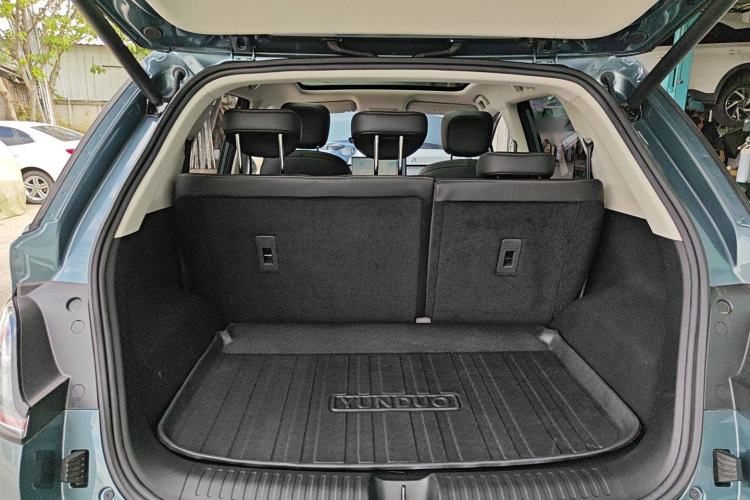 Used Baojun Cloud 2023 460 Max Trunk