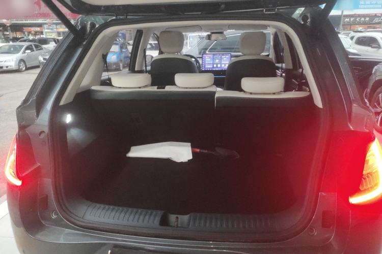 Used Baojun Cloud 2023 460 Max Trunk