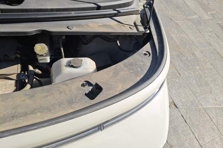 Used Baojun Cloud 2023 460 Max Lingxi Version Engine Bay Left