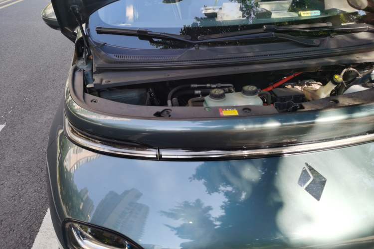 Used Baojun Cloud 2023 460 Max Lingxi Version Engine Bay Right