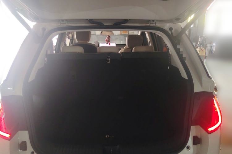 Used Baojun Cloud 2023 460 Max Trunk