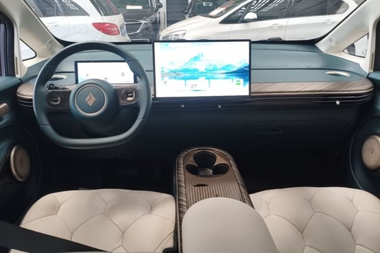 Used Baojun Cloud 2023 460 Pro Center Console