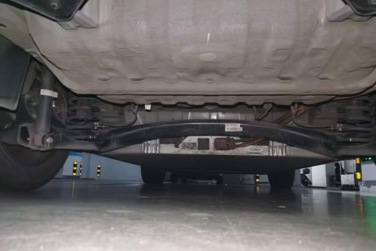Used Baojun Cloud 2023 460 Pro Chassis Rear