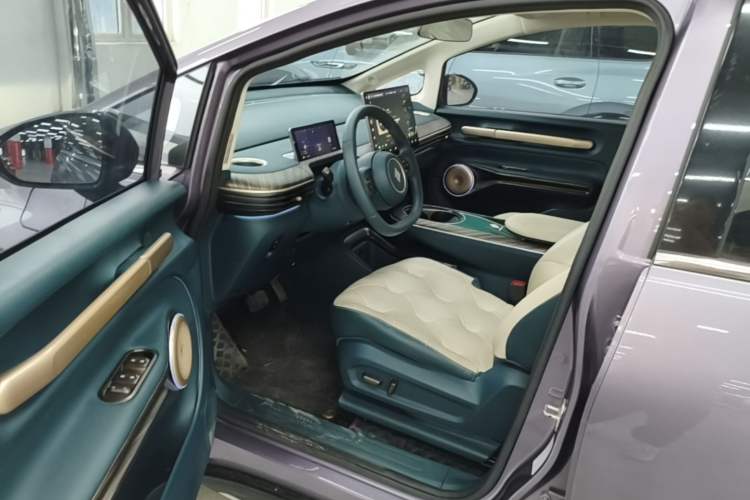 Used Baojun Cloud 2023 460 Max Driver Seat