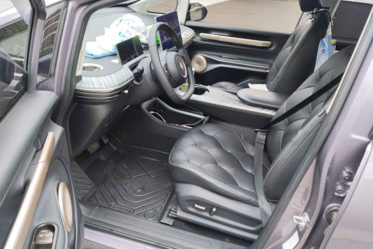 Used Baojun Cloud 2023 460 Pro Driver Seat