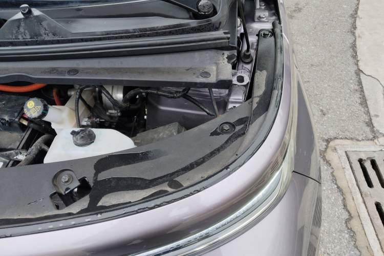 Used Baojun Cloud 2023 460 Pro Engine Bay Left