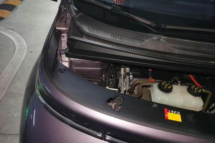 Used Baojun Cloud 2023 460 Pro Engine Bay Right