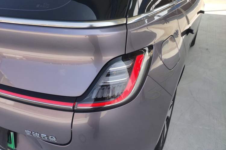 Used Baojun Cloud 2023 460 Max Exterior 3