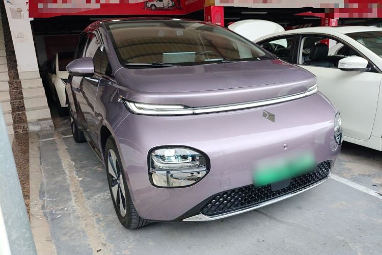 Used Baojun Cloud 2023 460 Max Front Right 45 Deg