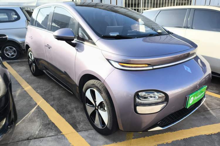 Used Baojun Cloud 2023 460 Max Front Right 45 Deg