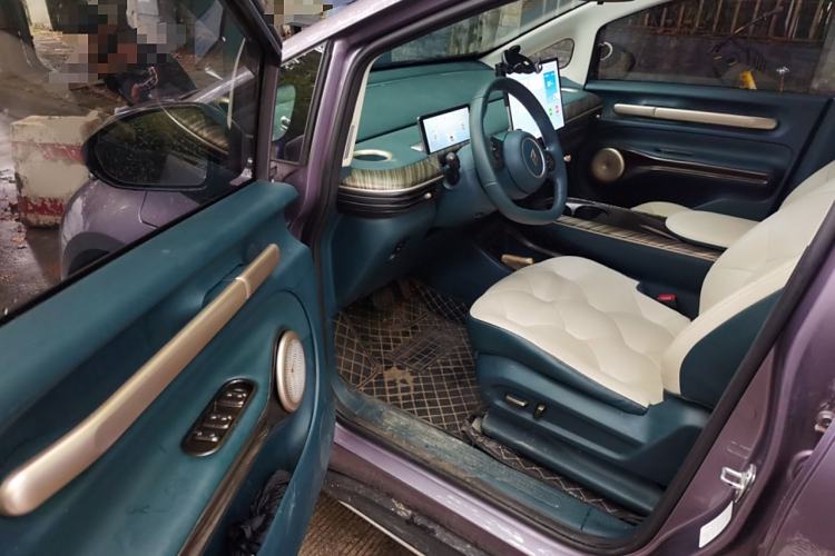 Used Baojun Cloud 2023 460 Pro Interior 3