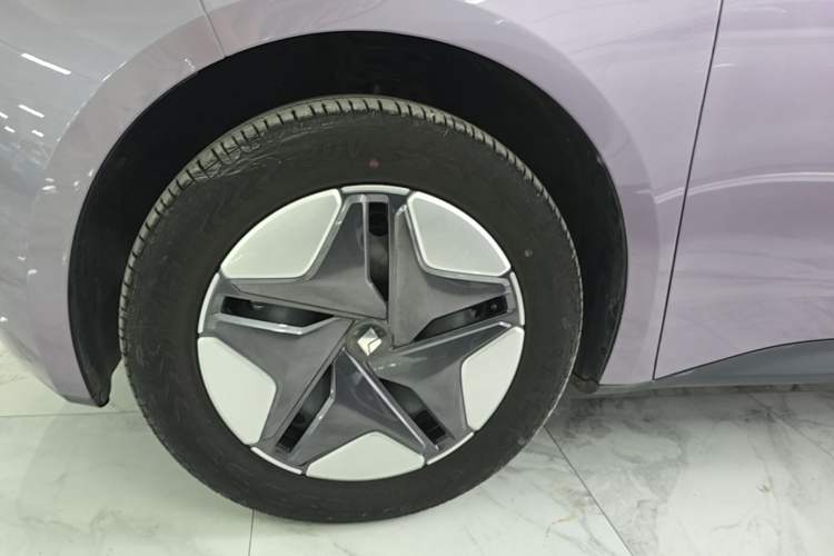 Used Baojun Cloud 2023 360 Plus Left Front Wheel Hub
