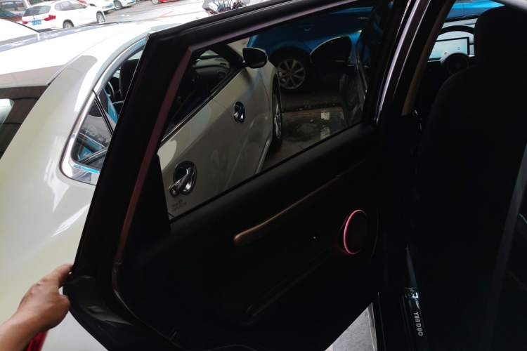Used Baojun Cloud 2023 460 Max Left Rear Door Interior