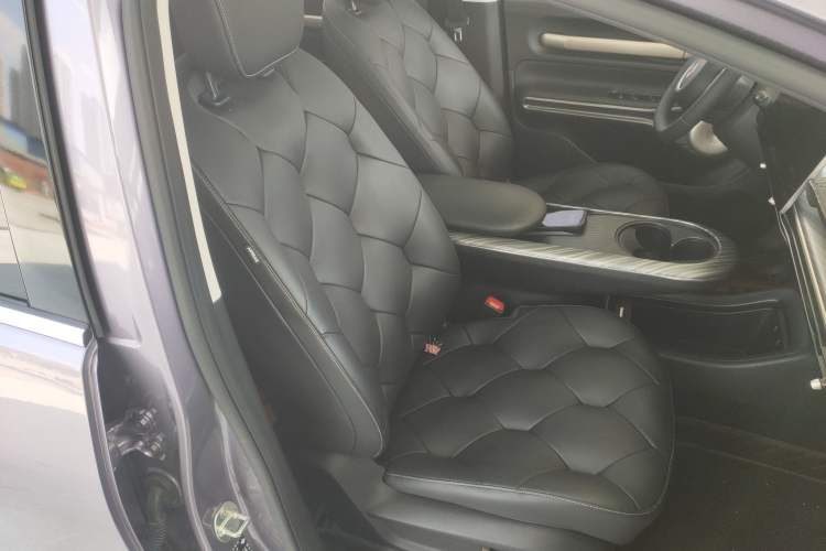 Used Baojun Cloud 2023 460 Max Right Front Seat