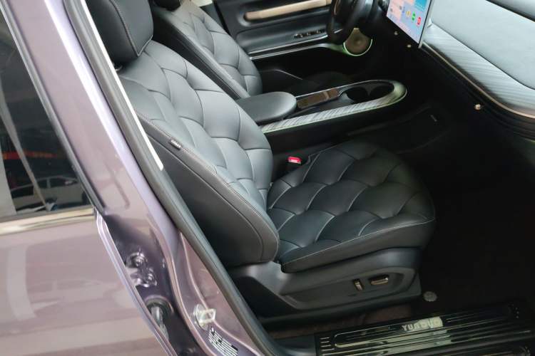 Used Baojun Cloud 2023 460 Max Right Front Seat