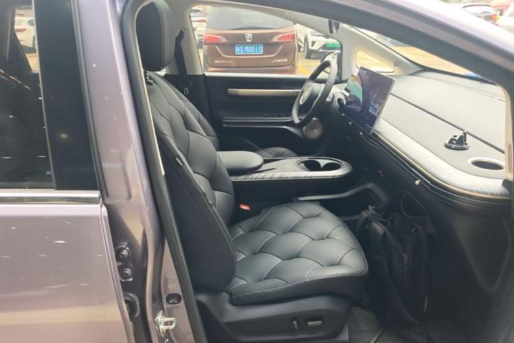 Used Baojun Cloud 2023 460 Max Right Front Seat