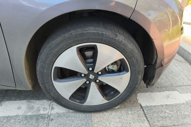 Used Baojun Cloud 2023 460 Max Right Front Wheel Hub