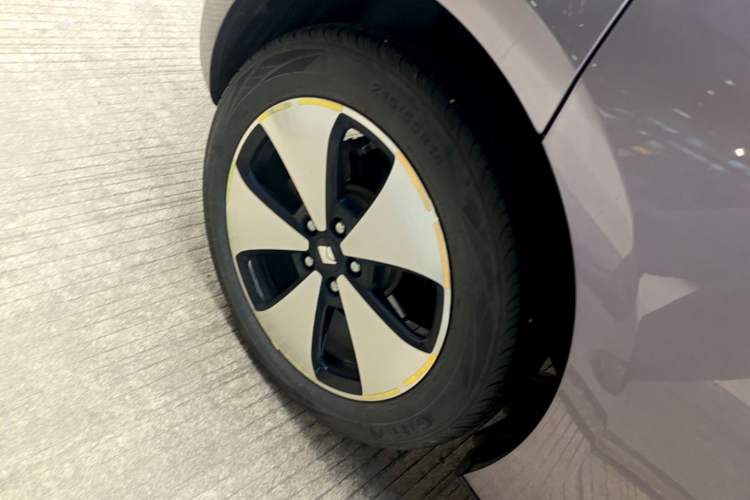 Used Baojun Cloud 2023 460 Max Right Rear Wheel Hub