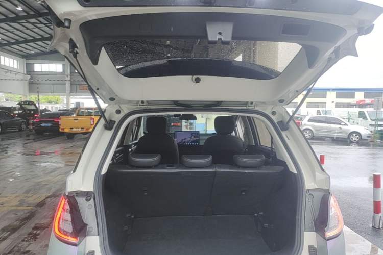 Used Baojun Cloud 2023 460 Pro Trunk