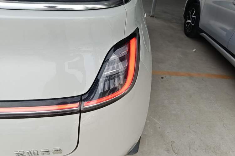 Used Baojun Cloud 2023 460 Max Exterior 3