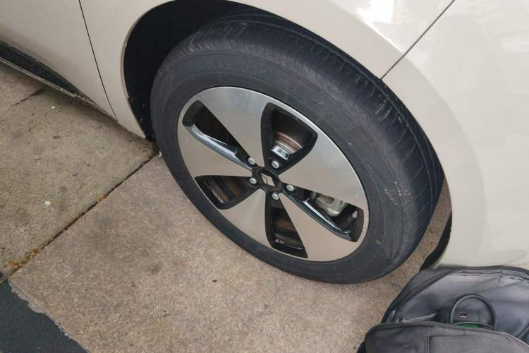 Used Baojun Cloud 2023 460 Pro Right Front Wheel Hub
