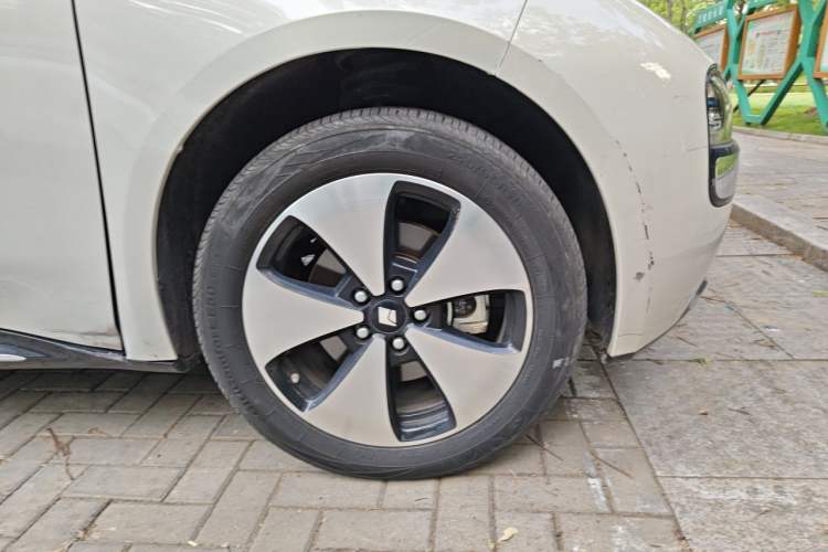 Used Baojun Cloud 2023 460 Pro Right Front Wheel Hub