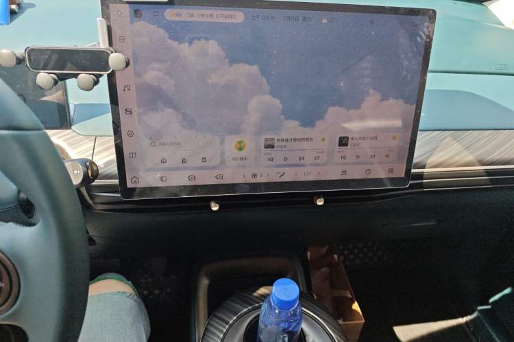 Used Baojun Cloud 2023 460 Pro Audio And AC Panel