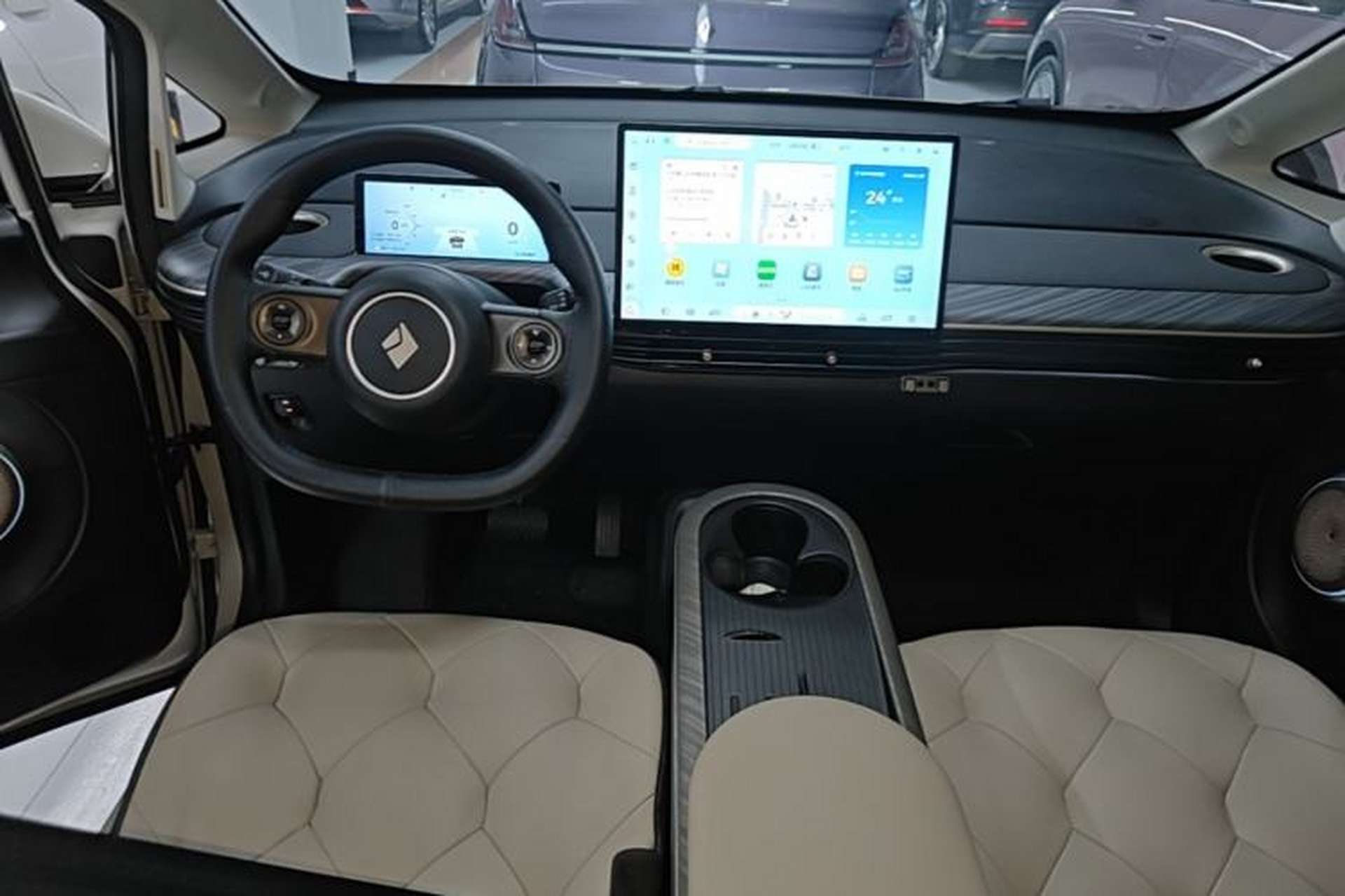 Used Baojun Cloud 2023 460 Max Center Console