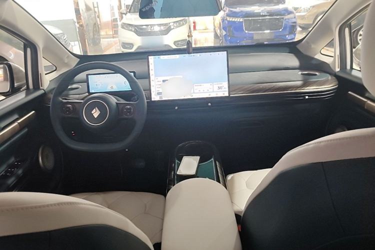 Used Baojun Cloud 2023 460 Pro Center Console