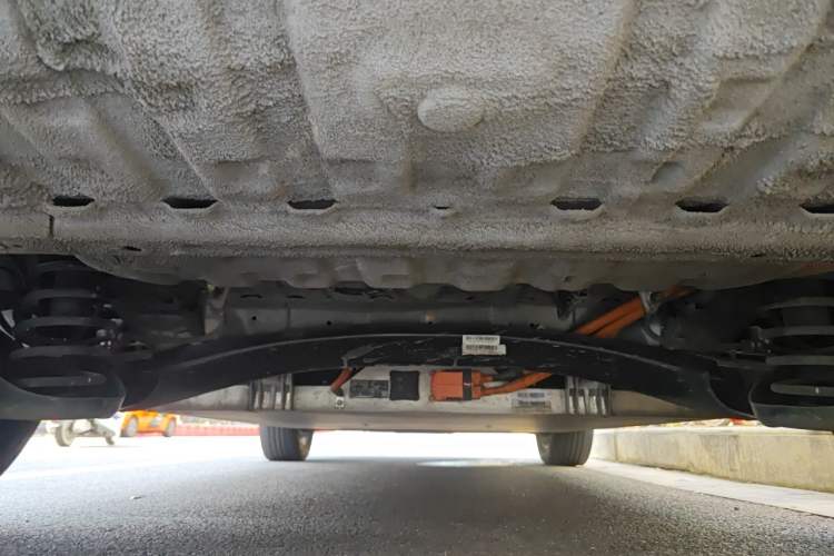 Used Baojun Cloud 2023 460 Max Chassis Rear