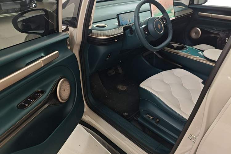 Used Baojun Cloud 2023 460 Pro Driver Seat