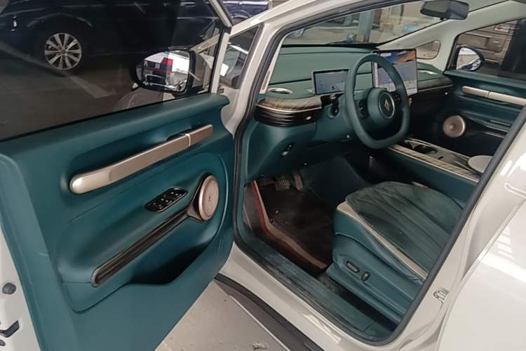 Used Baojun Cloud 2023 460 Pro Driver Seat