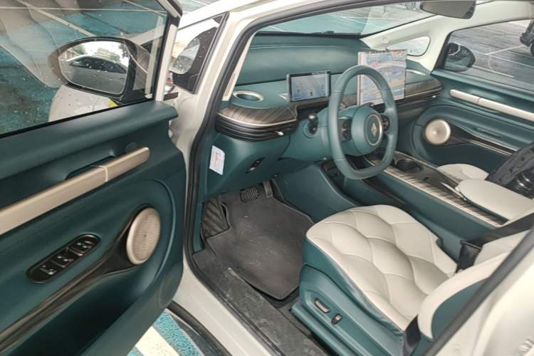Used Baojun Cloud 2023 460 Pro Driver Seat