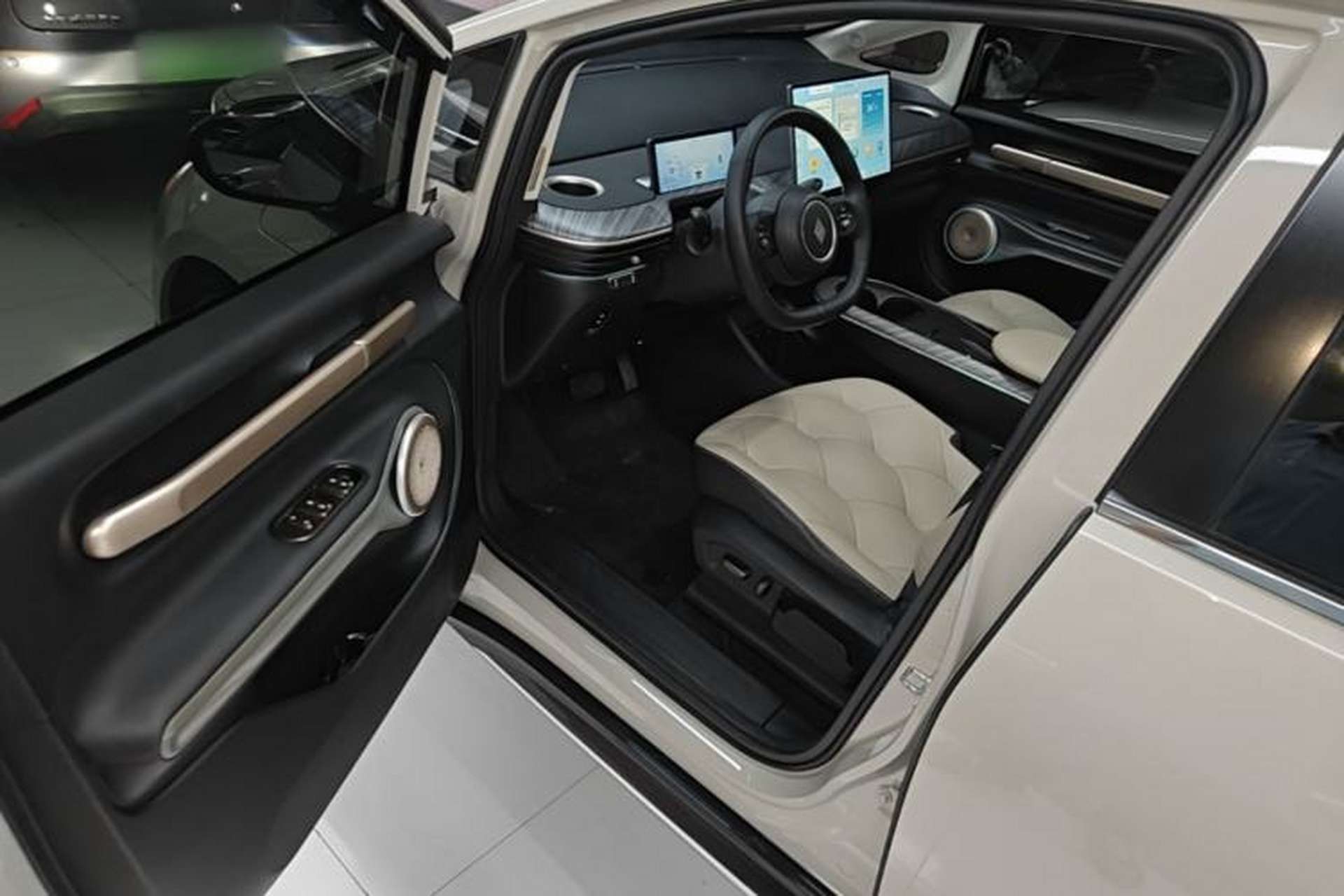 Used Baojun Cloud 2023 460 Max Driver Seat
