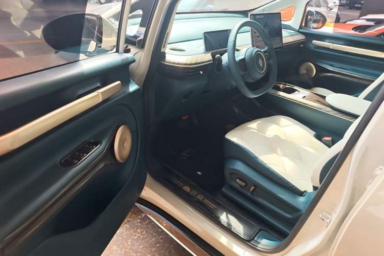 Used Baojun Cloud 2023 460 Pro Driver Seat
