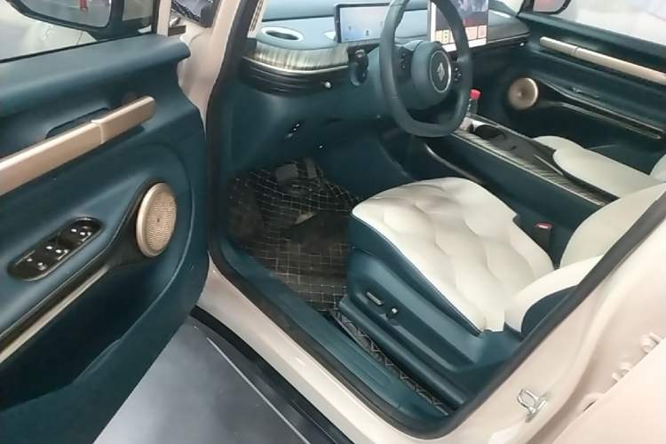 Used Baojun Cloud 2023 460 Pro Driver Seat