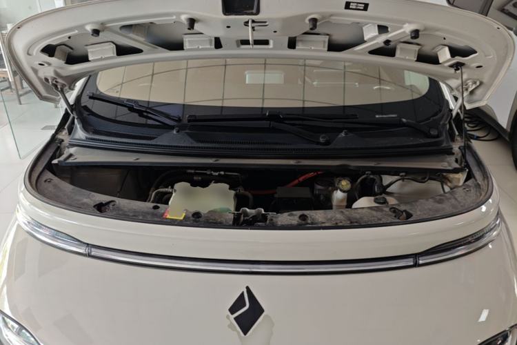 Used Baojun Cloud 2023 460 Pro Engine Bay
