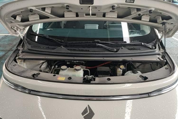 Used Baojun Cloud 2023 460 Pro Engine Bay