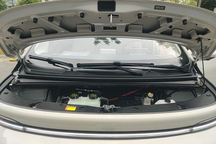 Used Baojun Cloud 2023 460 Pro Engine Bay