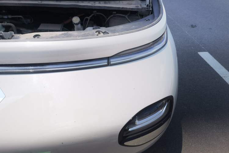 Used Baojun Cloud 2023 460 Pro Engine Bay Left