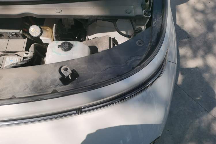 Used Baojun Cloud 2023 460 Pro Engine Bay Left