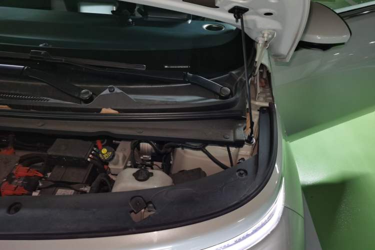 Used Baojun Cloud 2023 460 Max Engine Bay Left