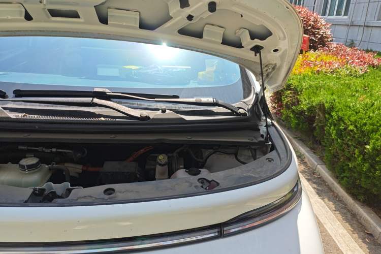 Used Baojun Cloud 2023 460 Pro Lingxi Version Engine Bay Left