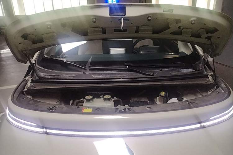 Used Baojun Cloud 2023 460 Pro Engine Bay